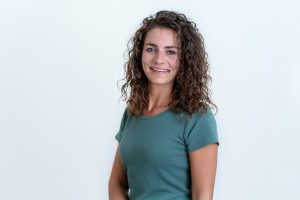 prortret vrouw met witte achtergrond